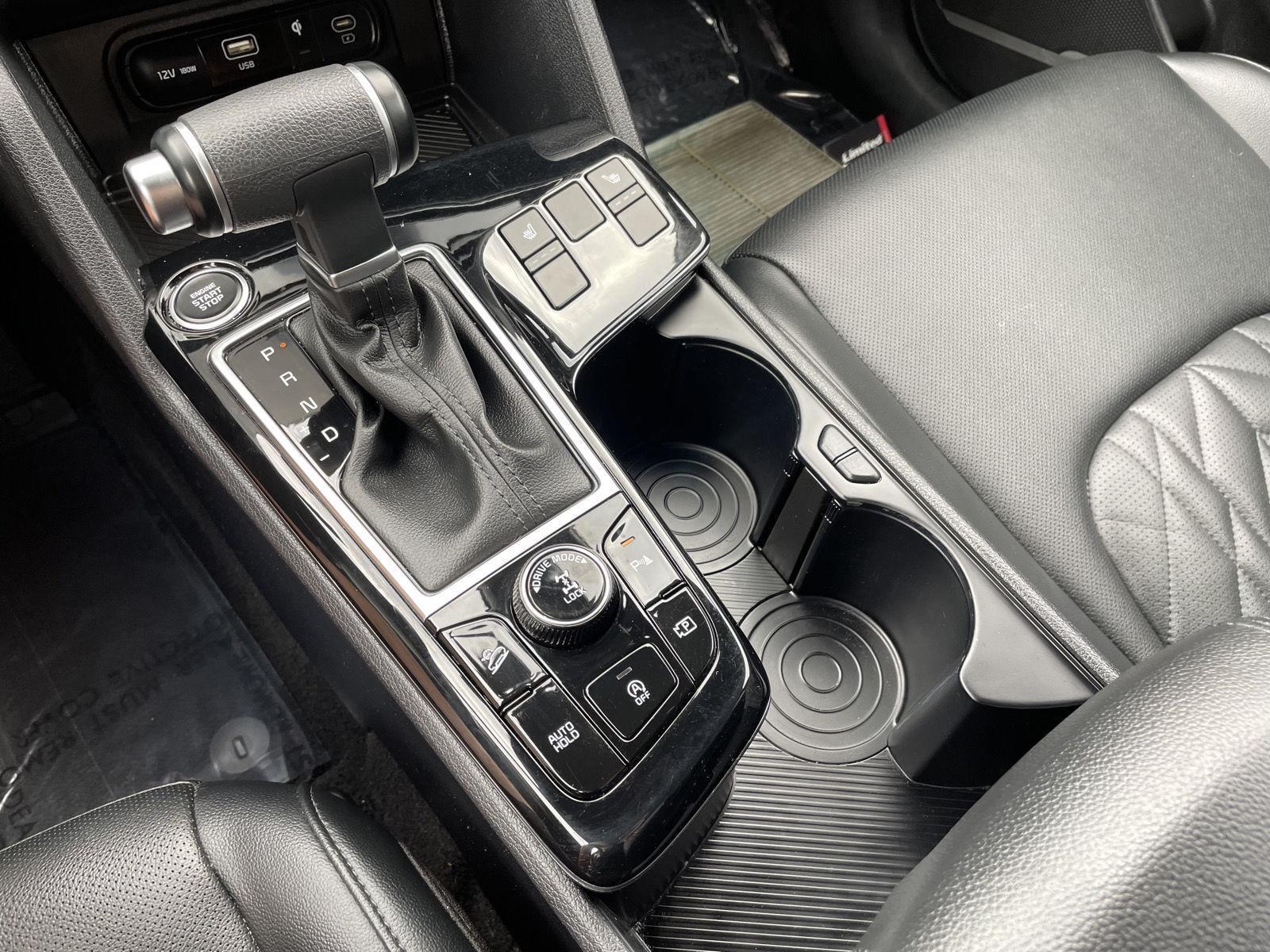 Vehicle photo 23