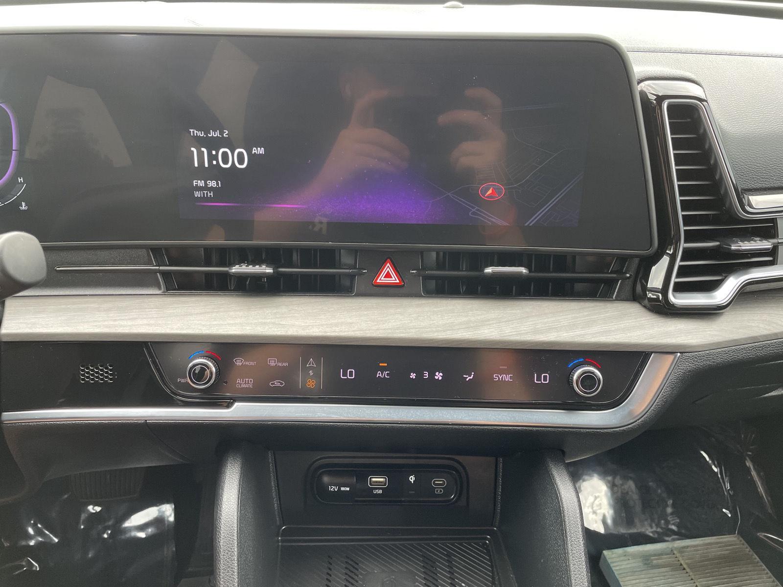 Vehicle photo 27