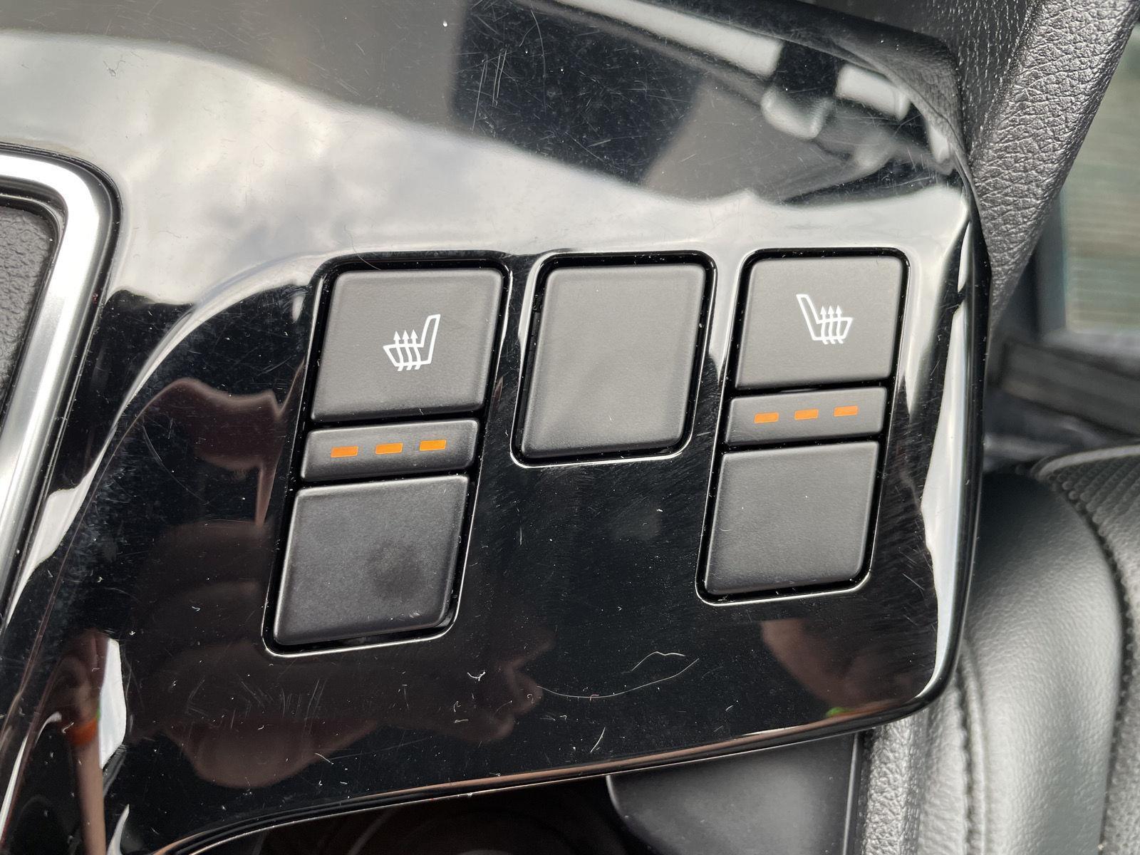 Vehicle photo 29