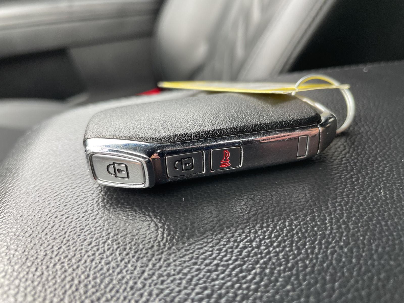 Vehicle photo 37