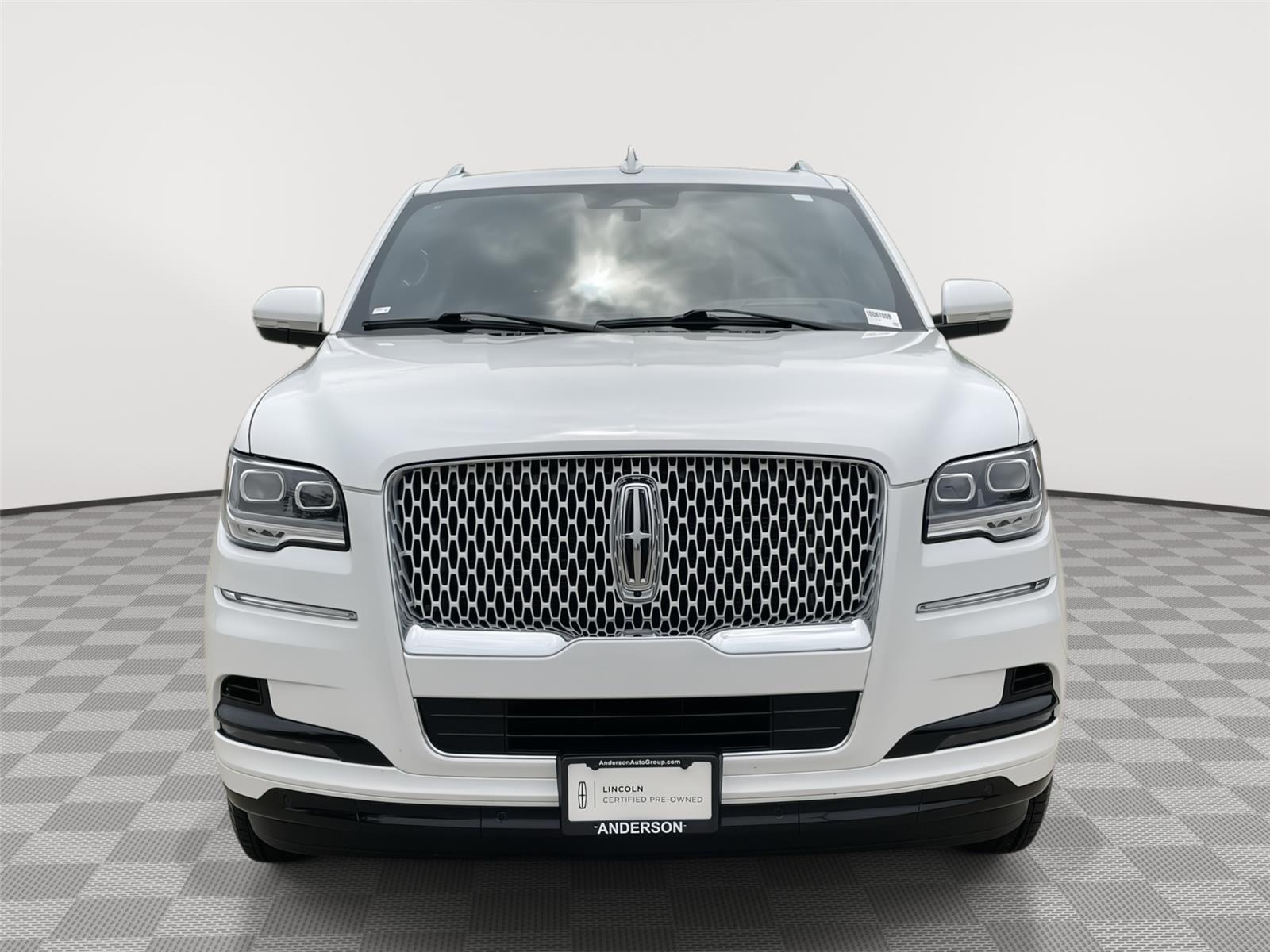 Vehicle photo 4