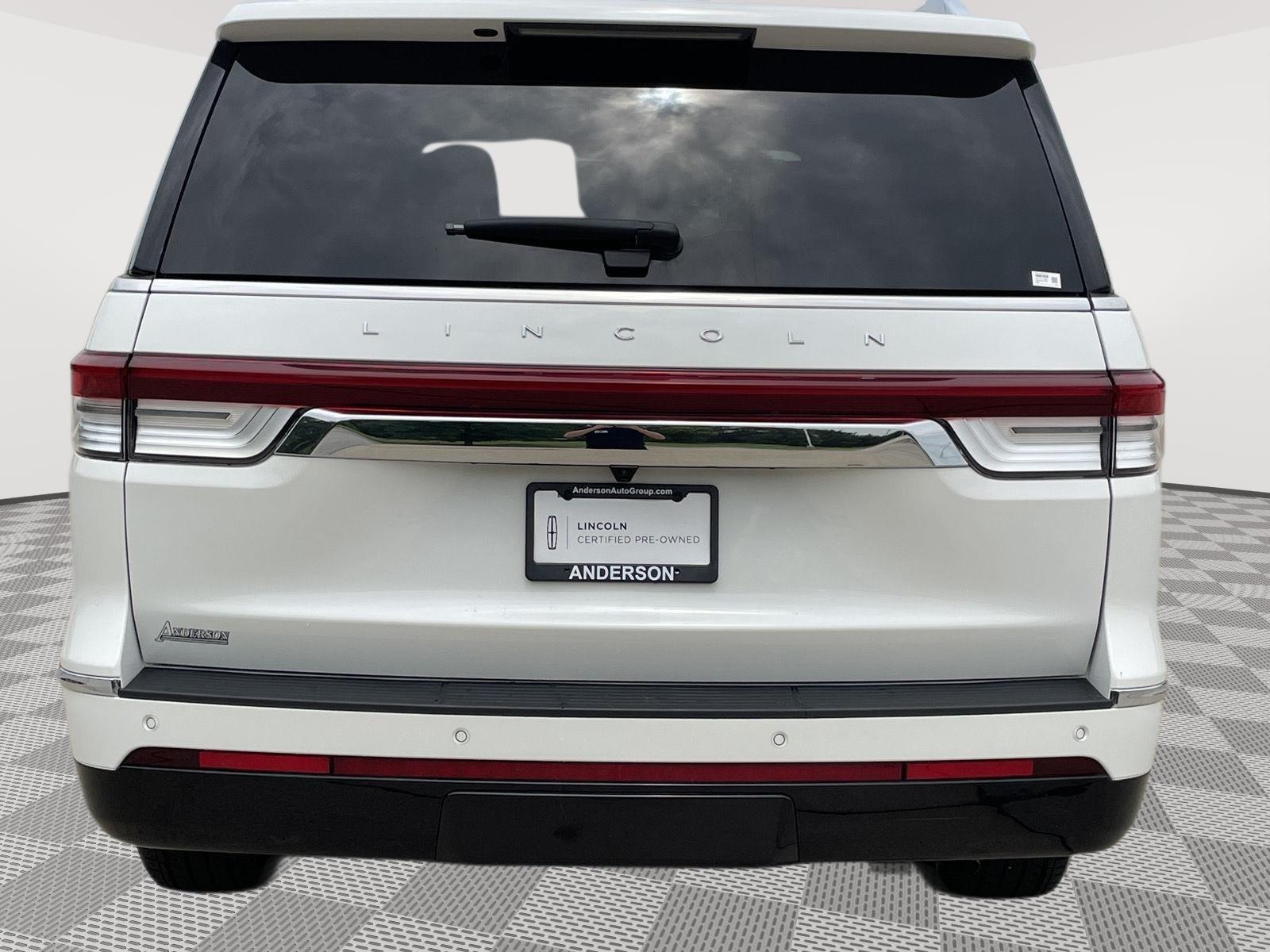 Vehicle photo 8