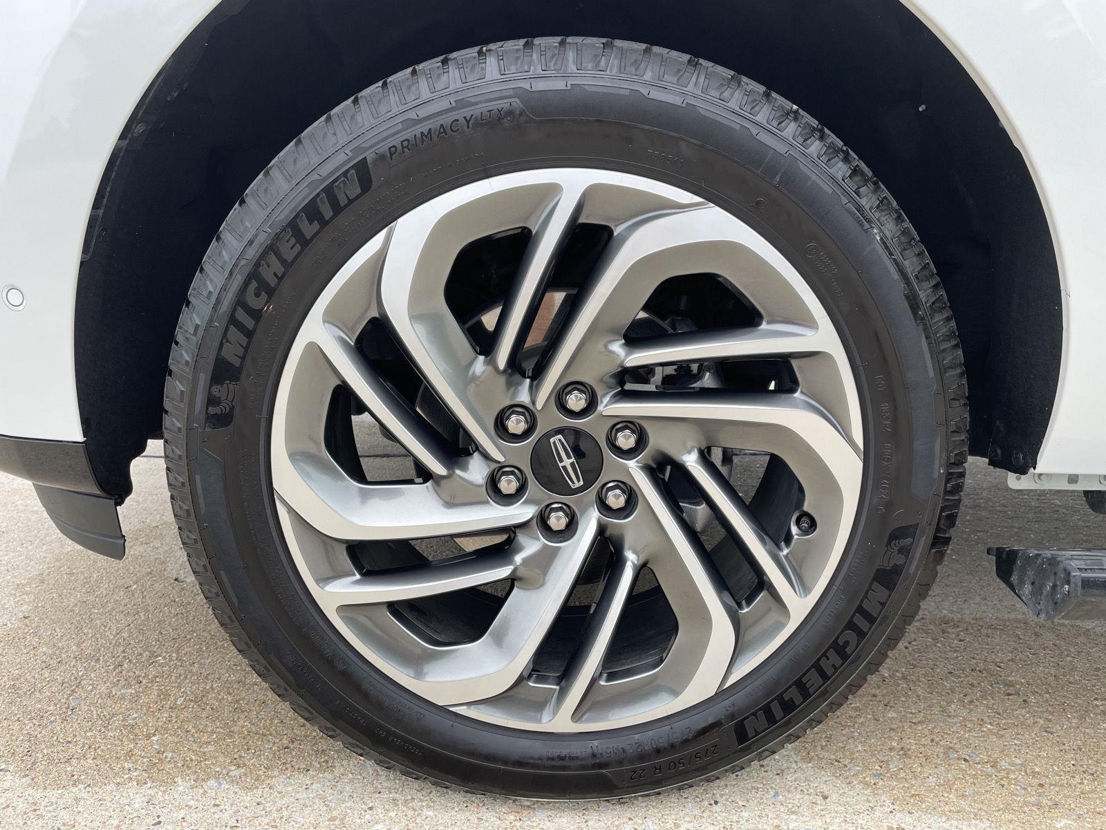 Vehicle photo 10