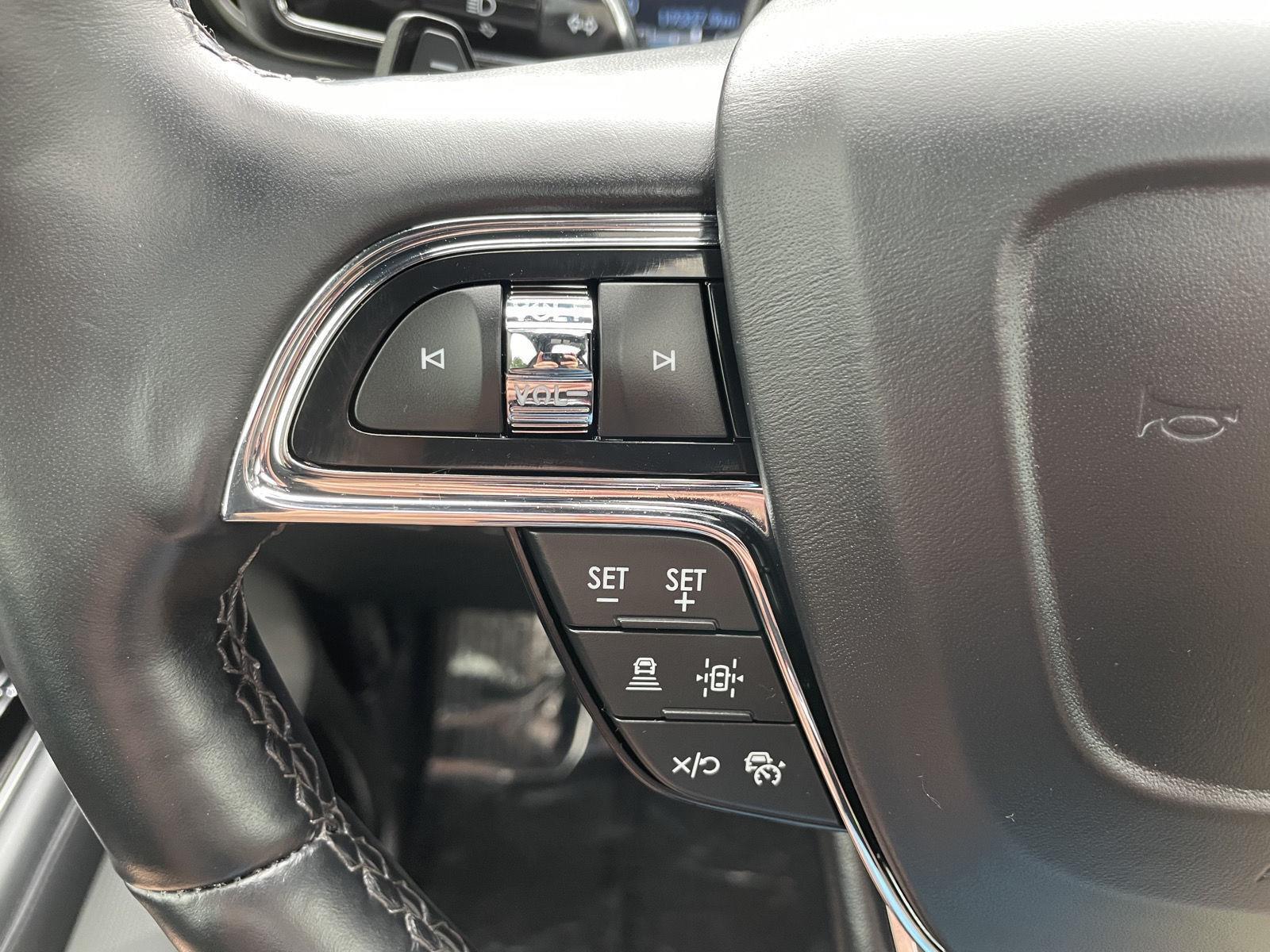 Vehicle photo 13
