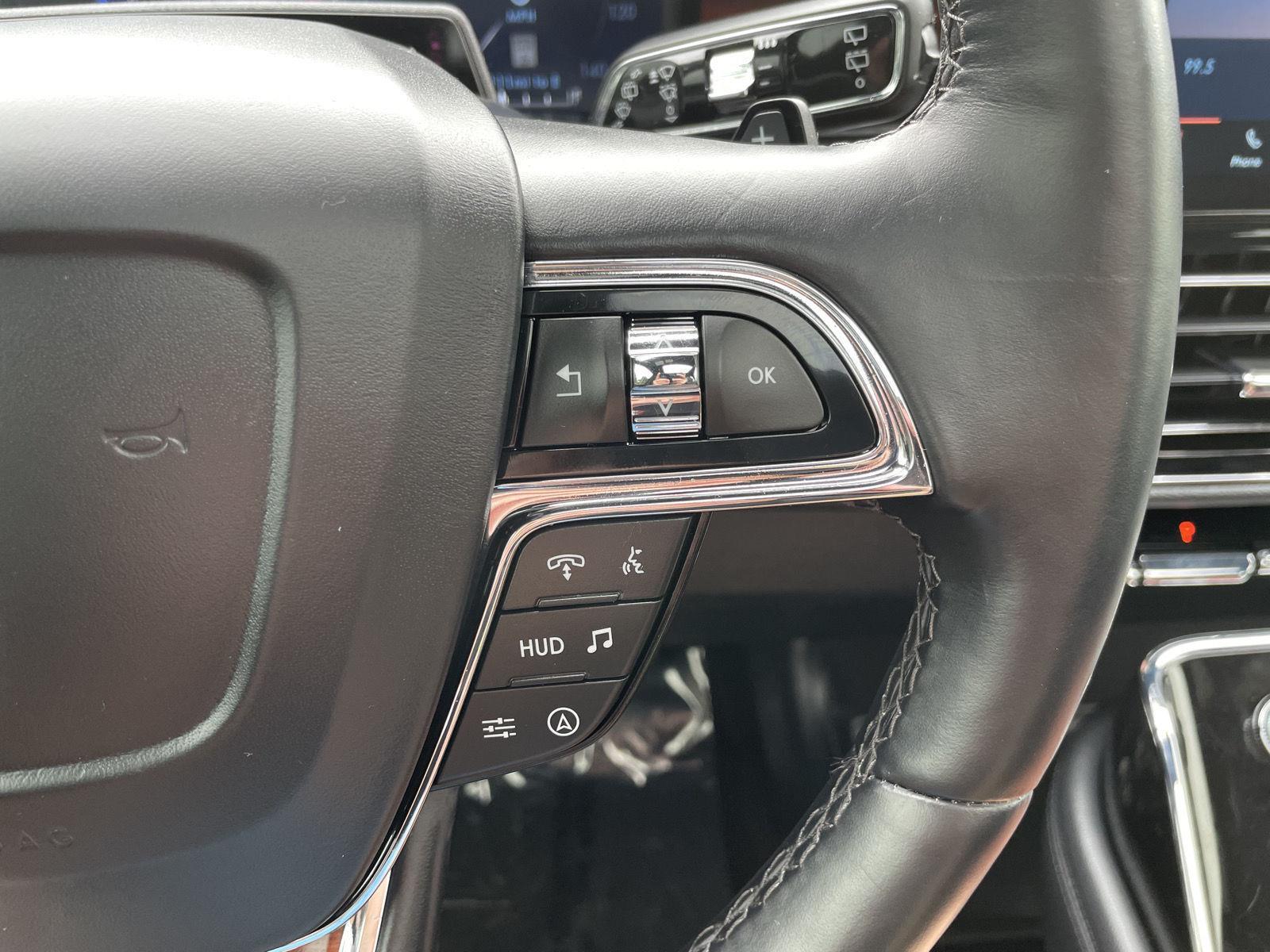 Vehicle photo 14
