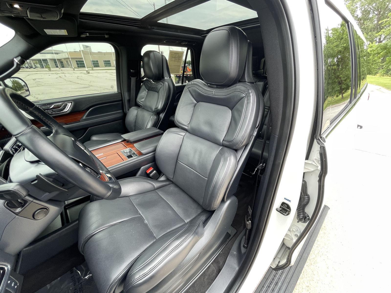 Vehicle photo 19