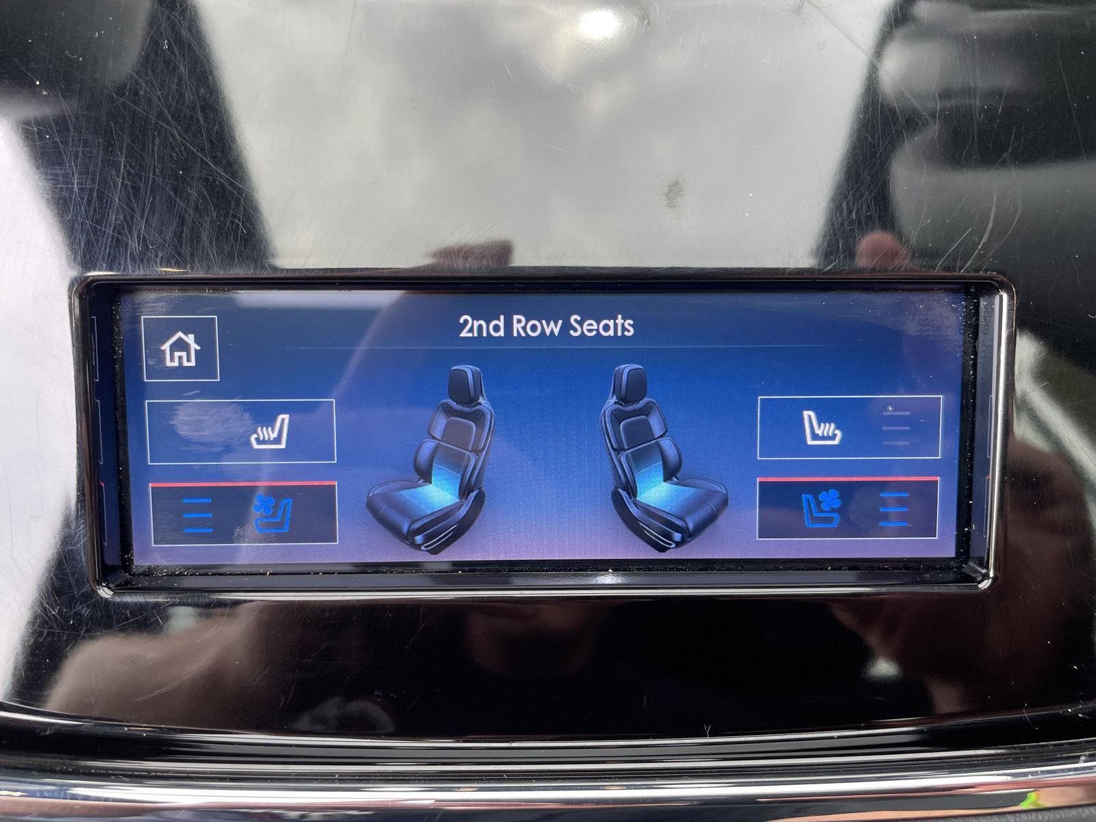Vehicle photo 25