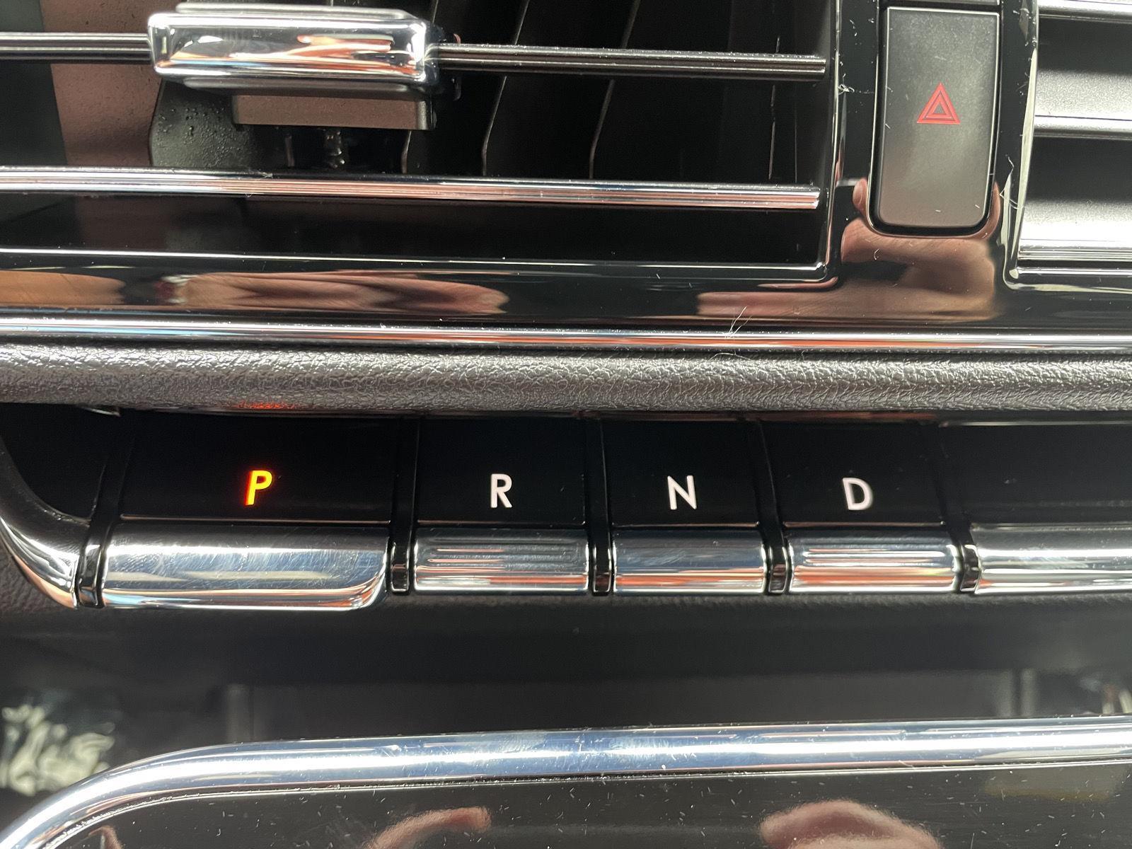 Vehicle photo 34