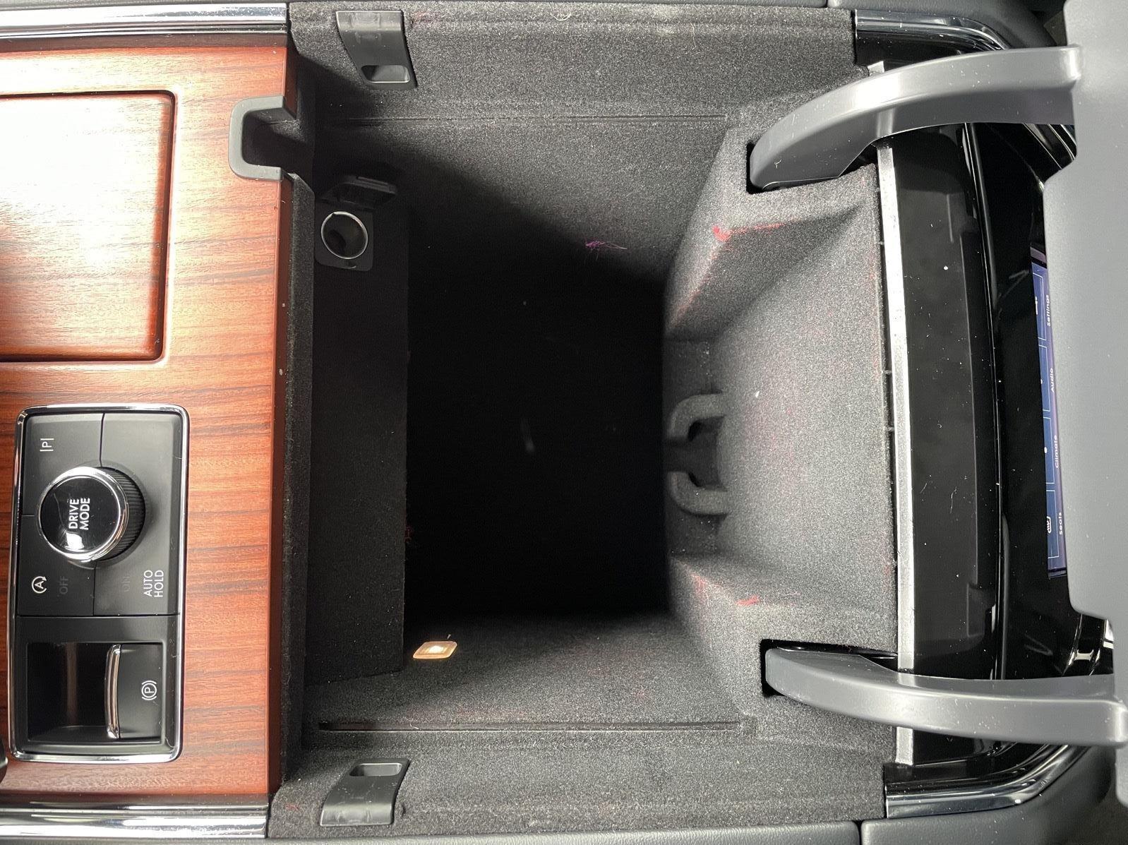 Vehicle photo 29