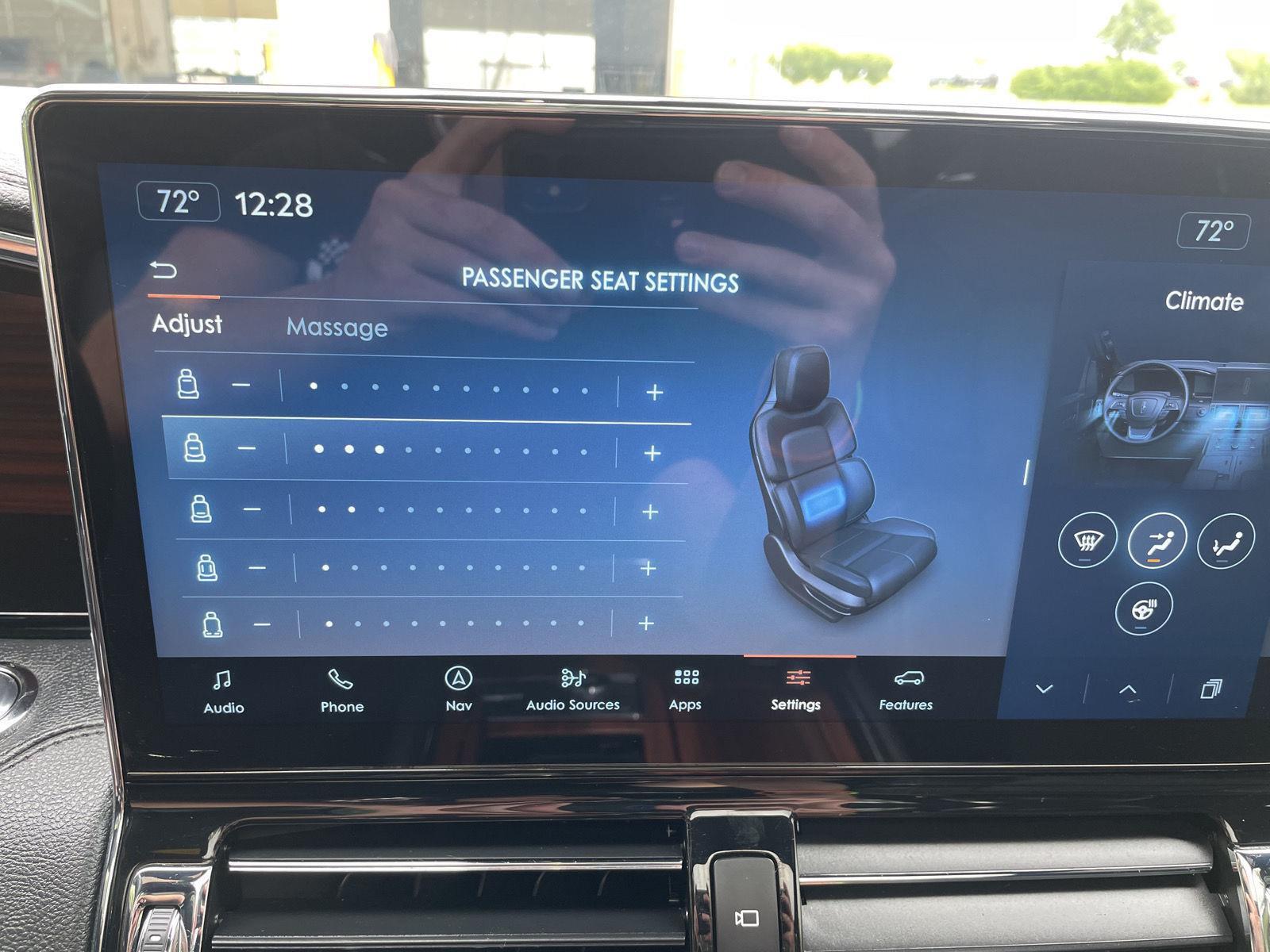 Vehicle photo 40