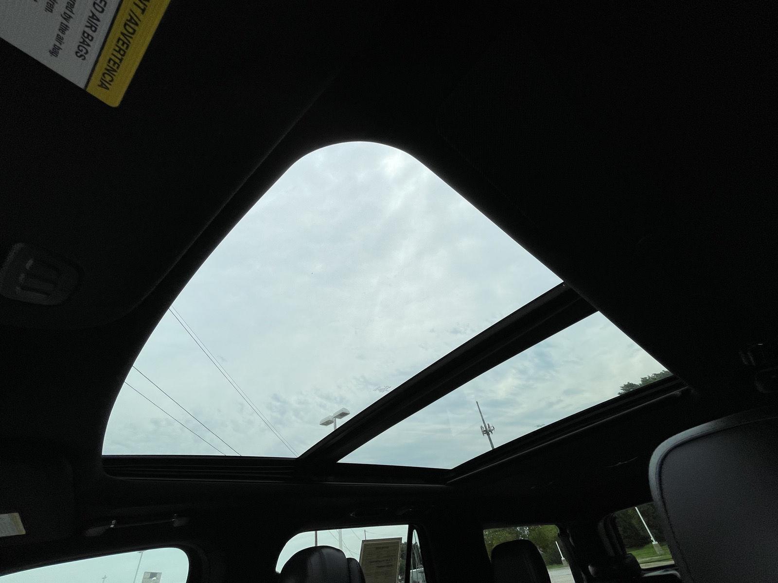 Vehicle photo 44
