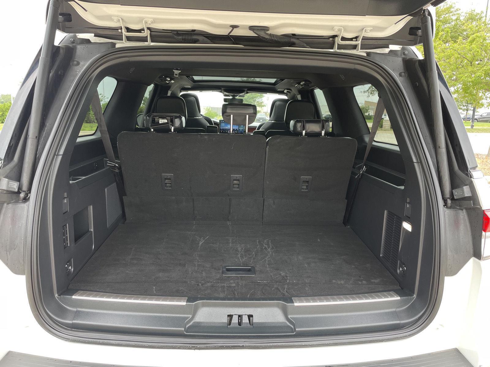 Vehicle photo 49