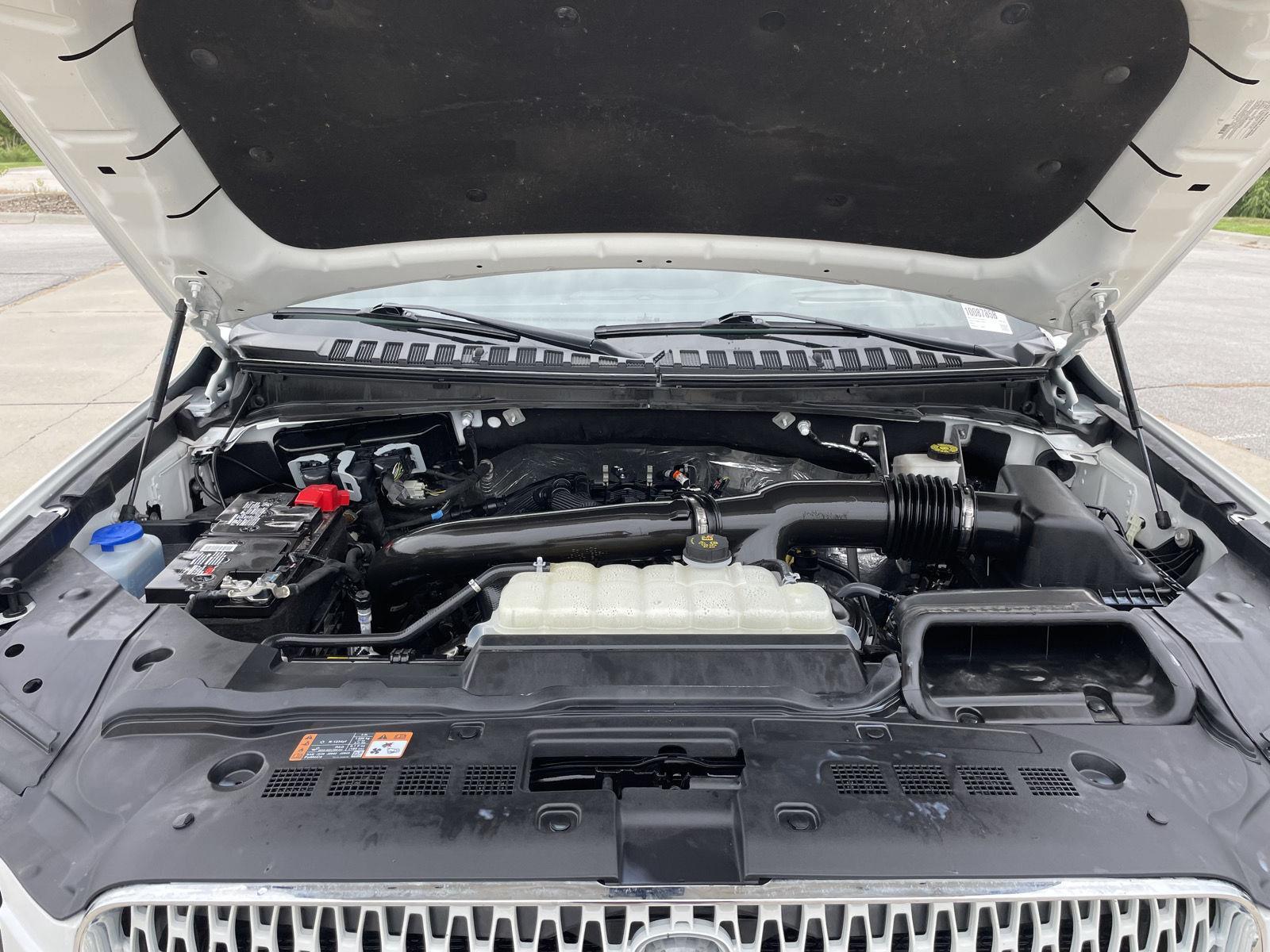 Vehicle photo 52