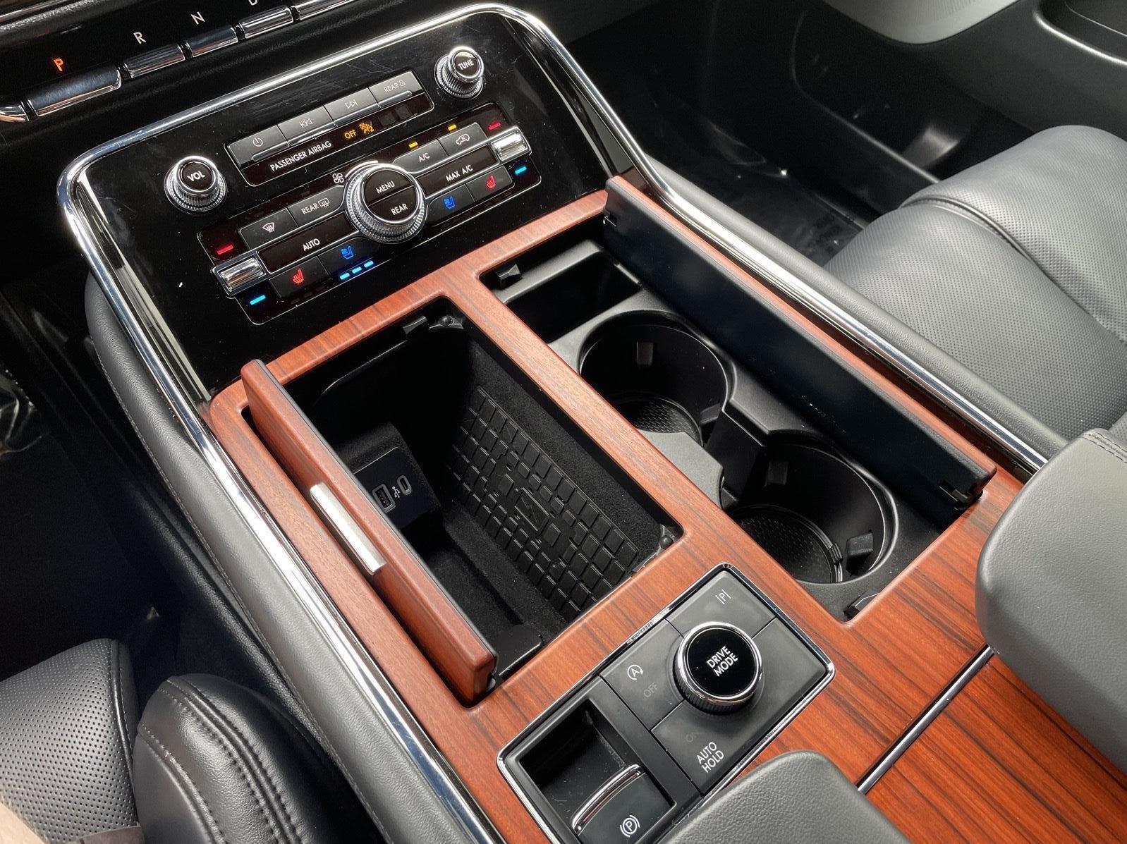 Vehicle photo 30