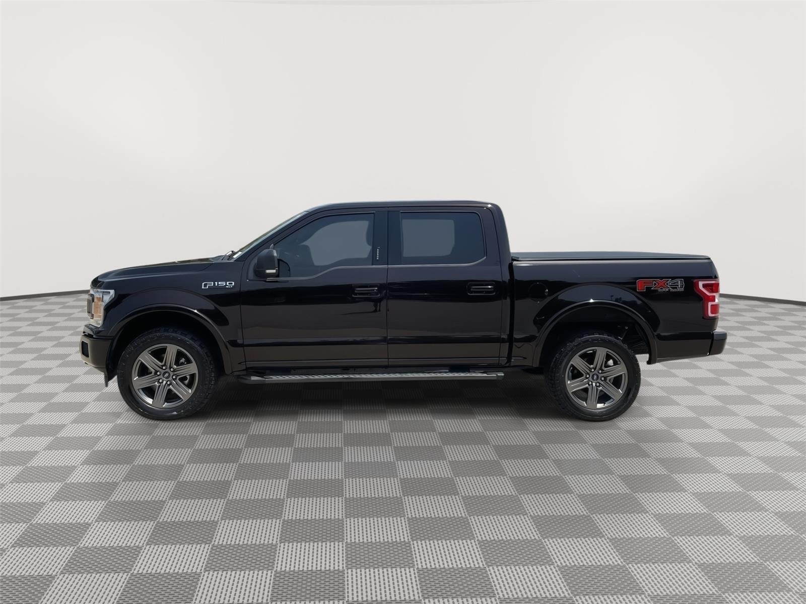 Vehicle photo 2