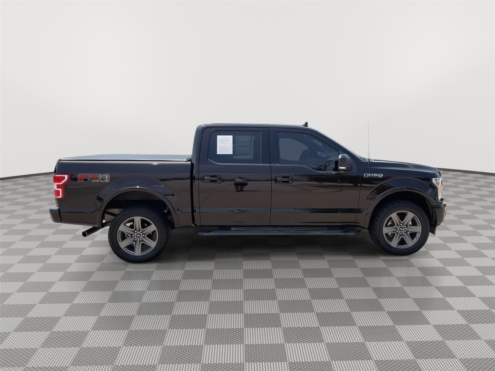 Vehicle photo 6