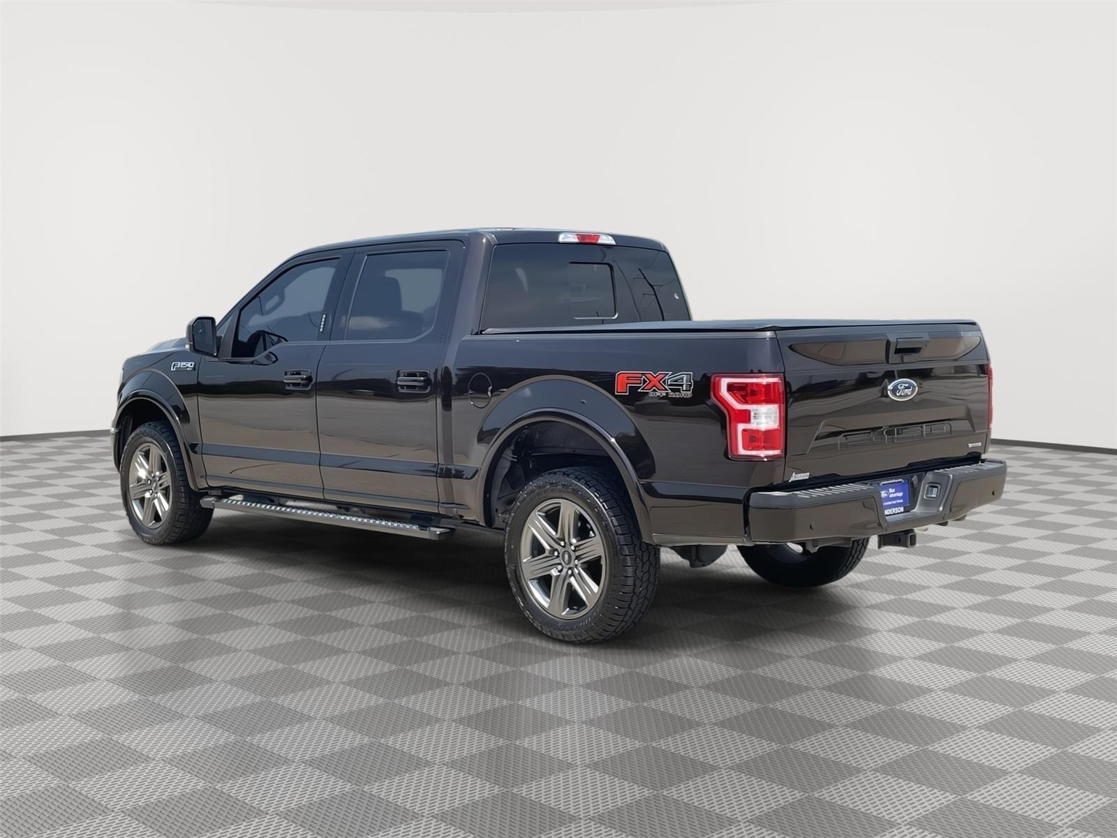 Vehicle photo 9