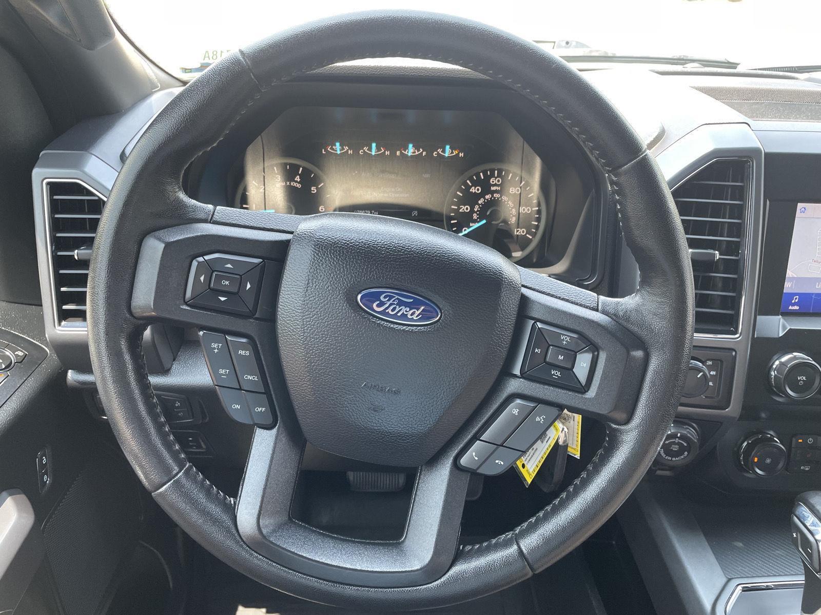 Vehicle photo 12