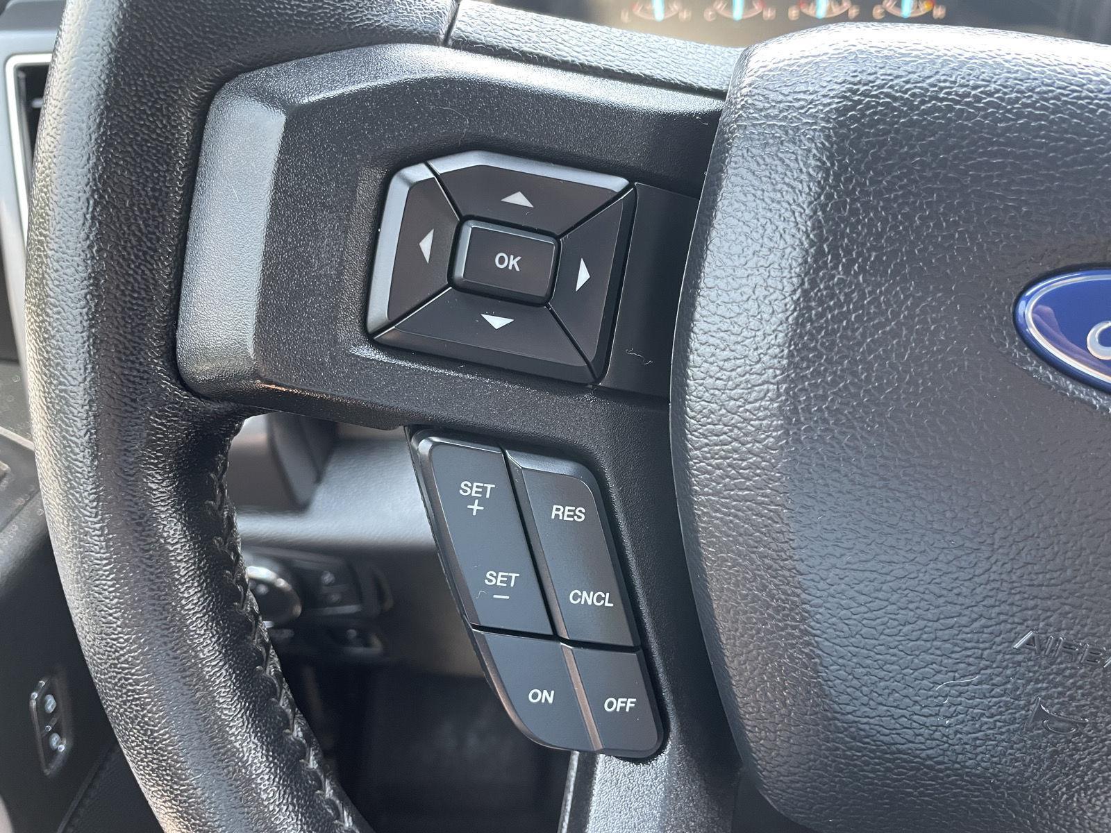 Vehicle photo 13