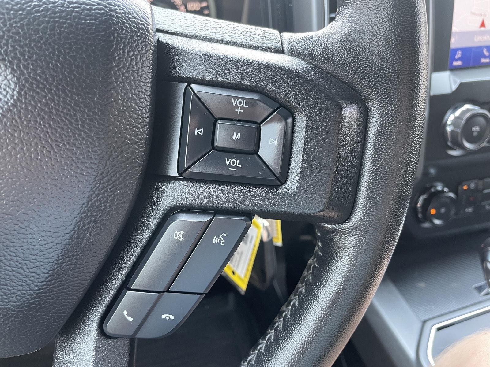 Vehicle photo 14
