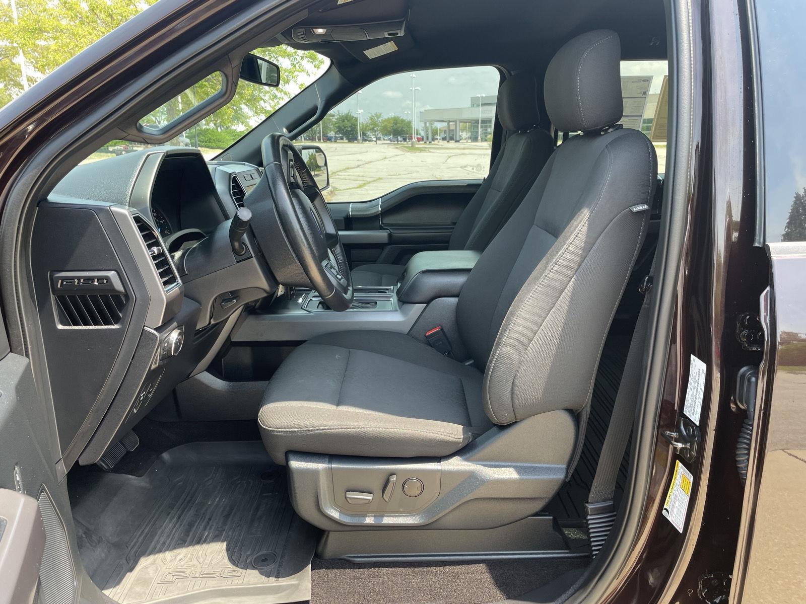 Vehicle photo 17