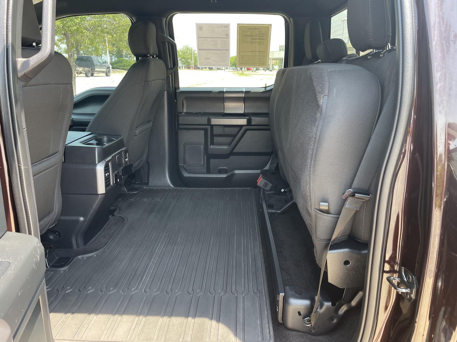Vehicle photo 21