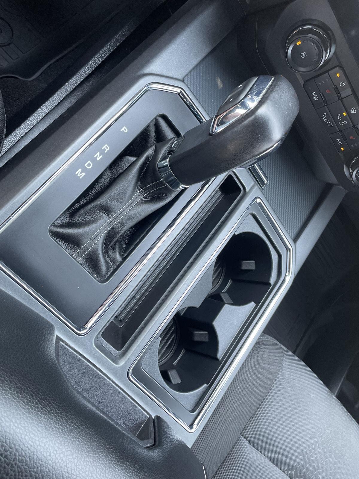 Vehicle photo 24