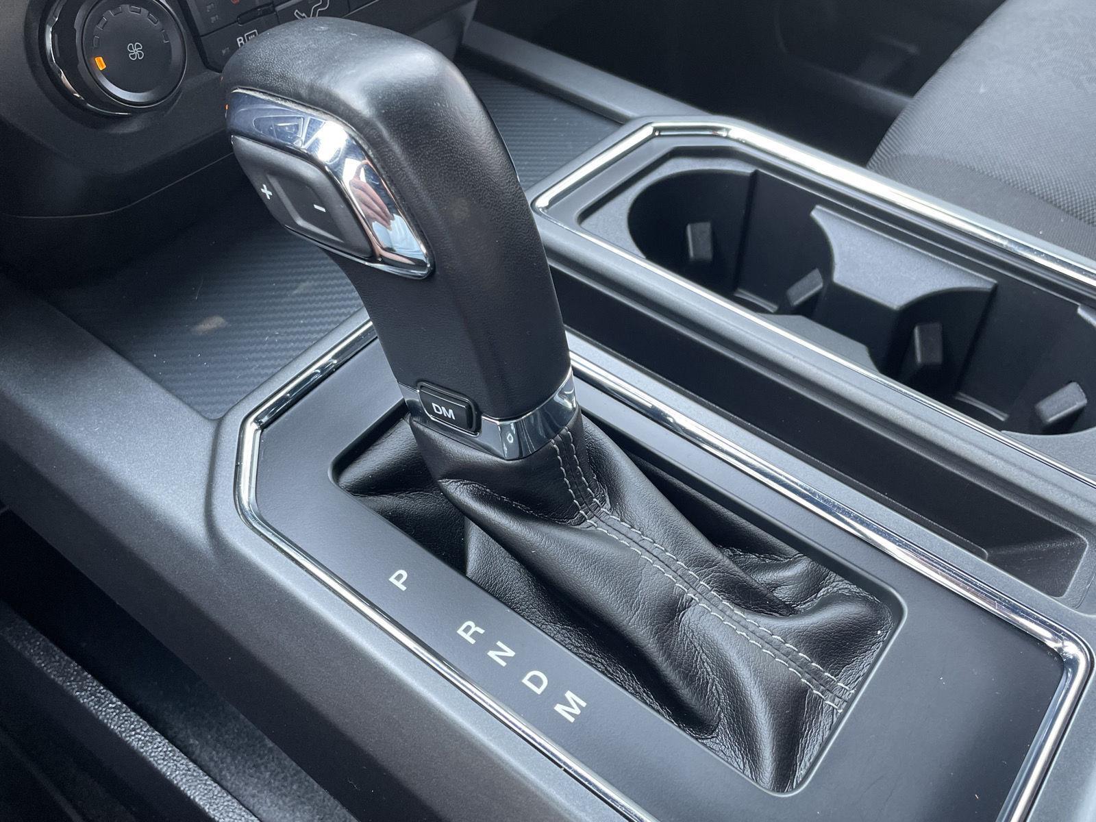 Vehicle photo 25