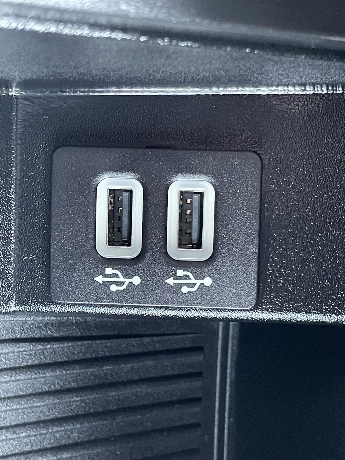 Vehicle photo 31