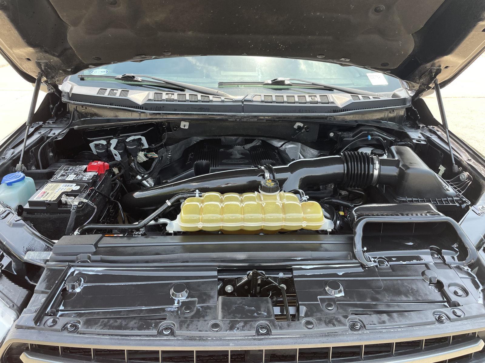 Vehicle photo 34