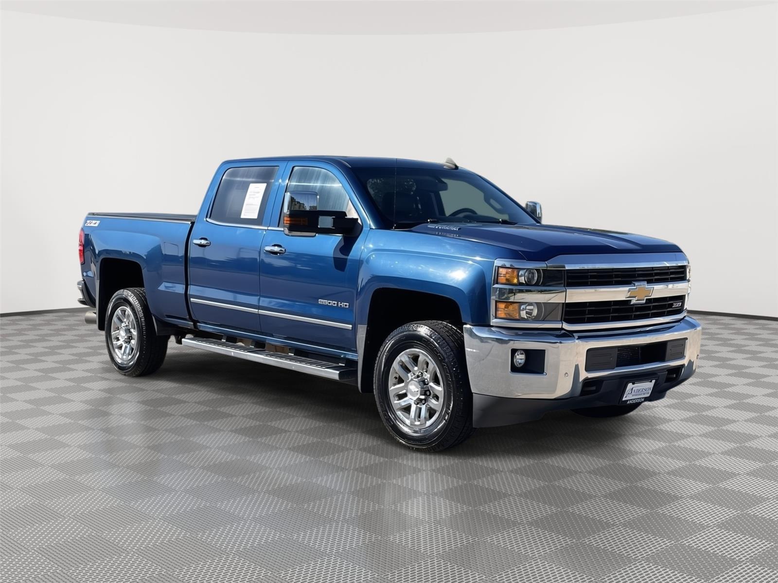 Vehicle photo 5