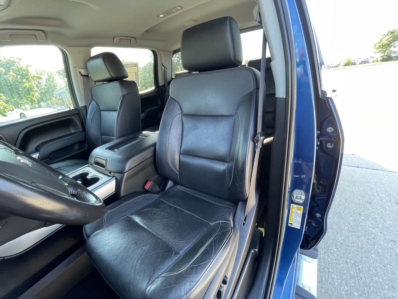 Vehicle photo 18