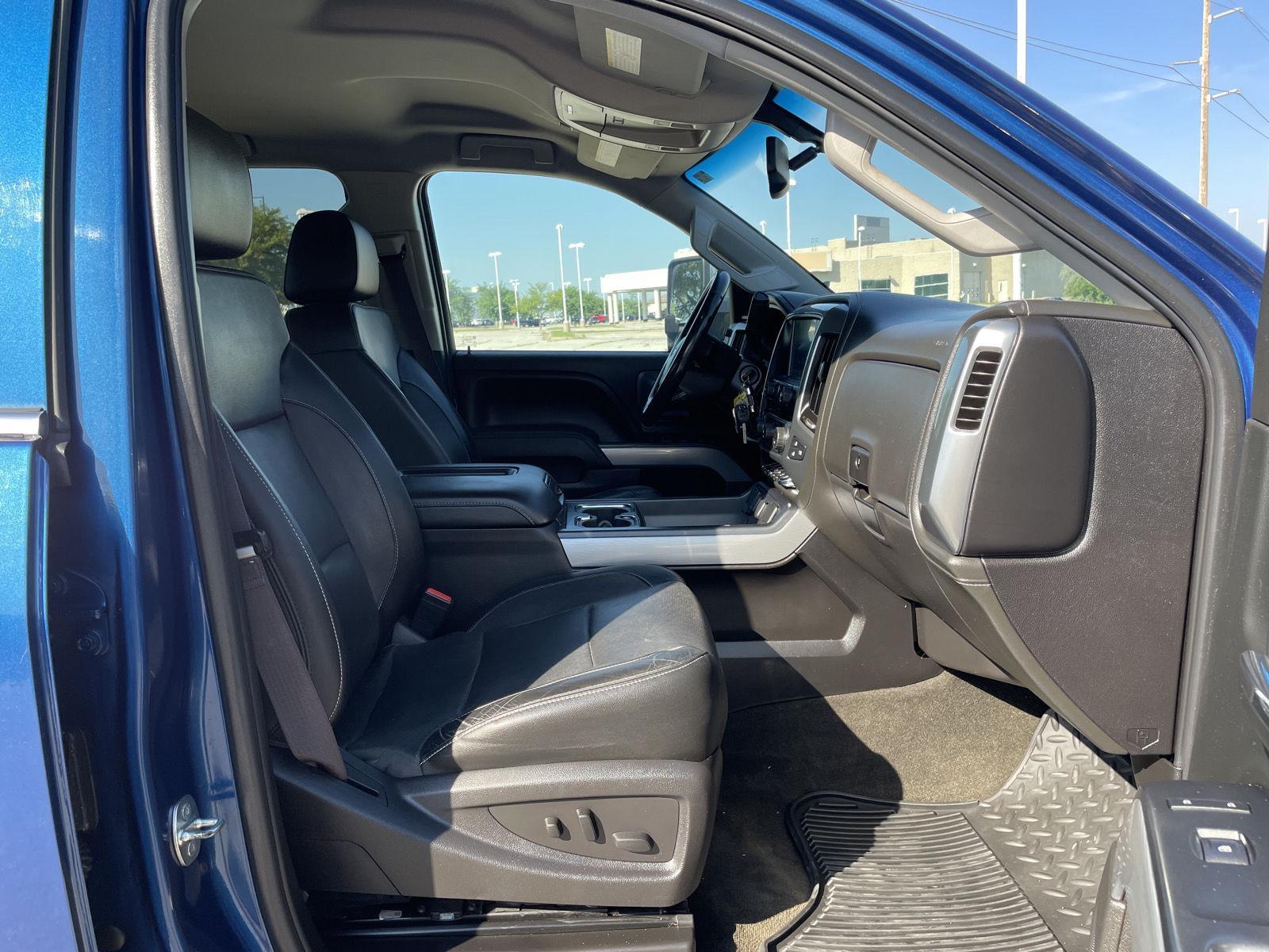 Vehicle photo 19