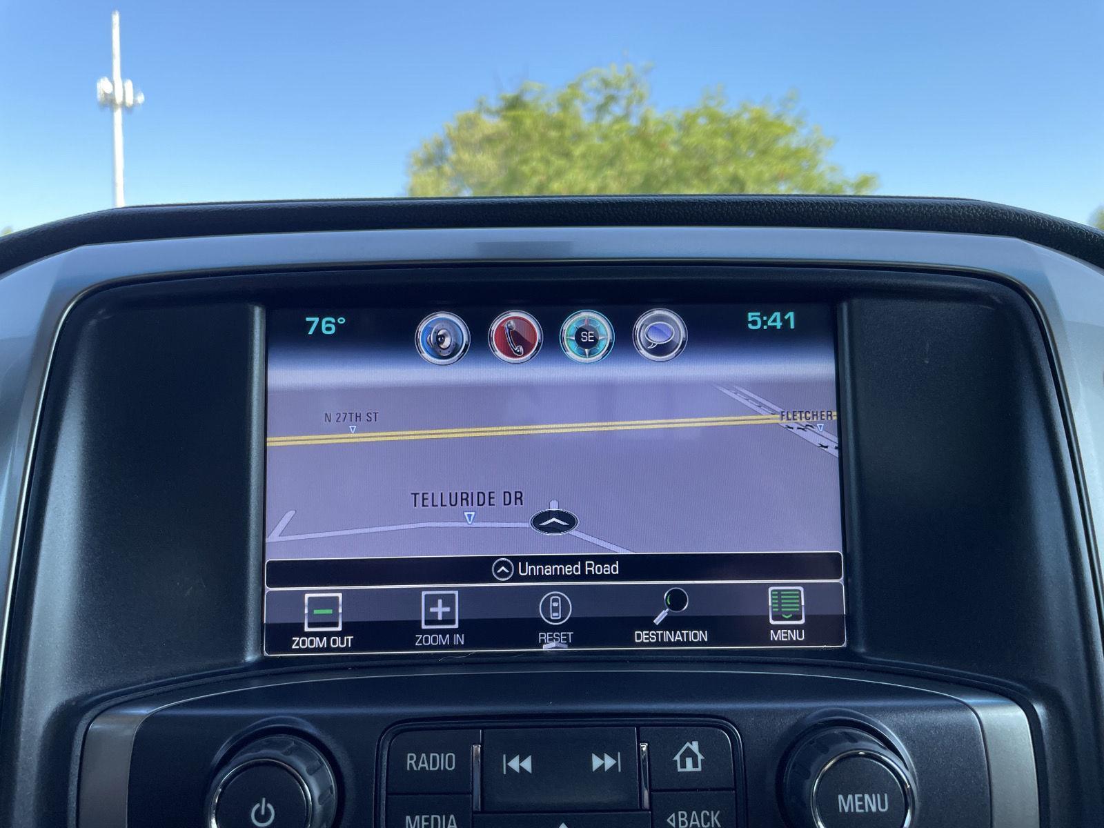Vehicle photo 24