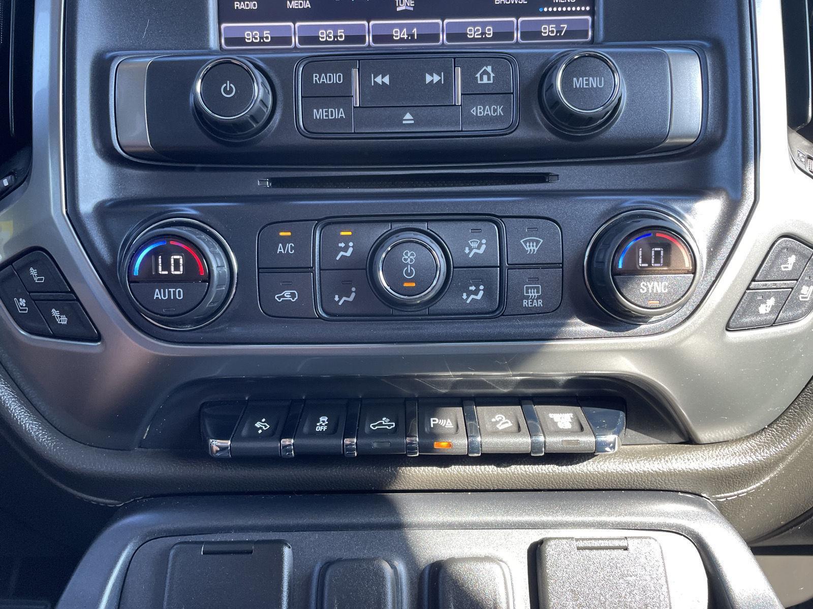 Vehicle photo 26