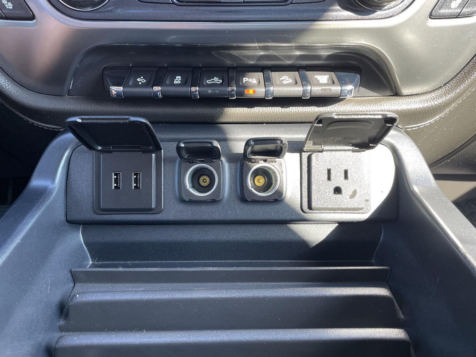 Vehicle photo 29