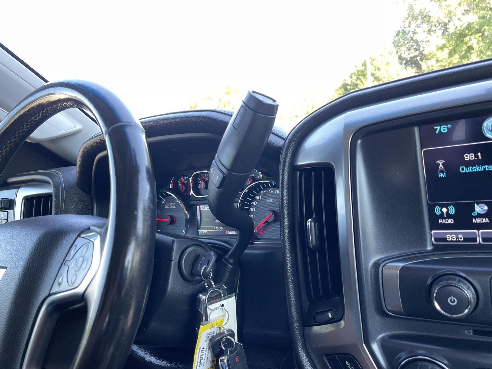 Vehicle photo 32
