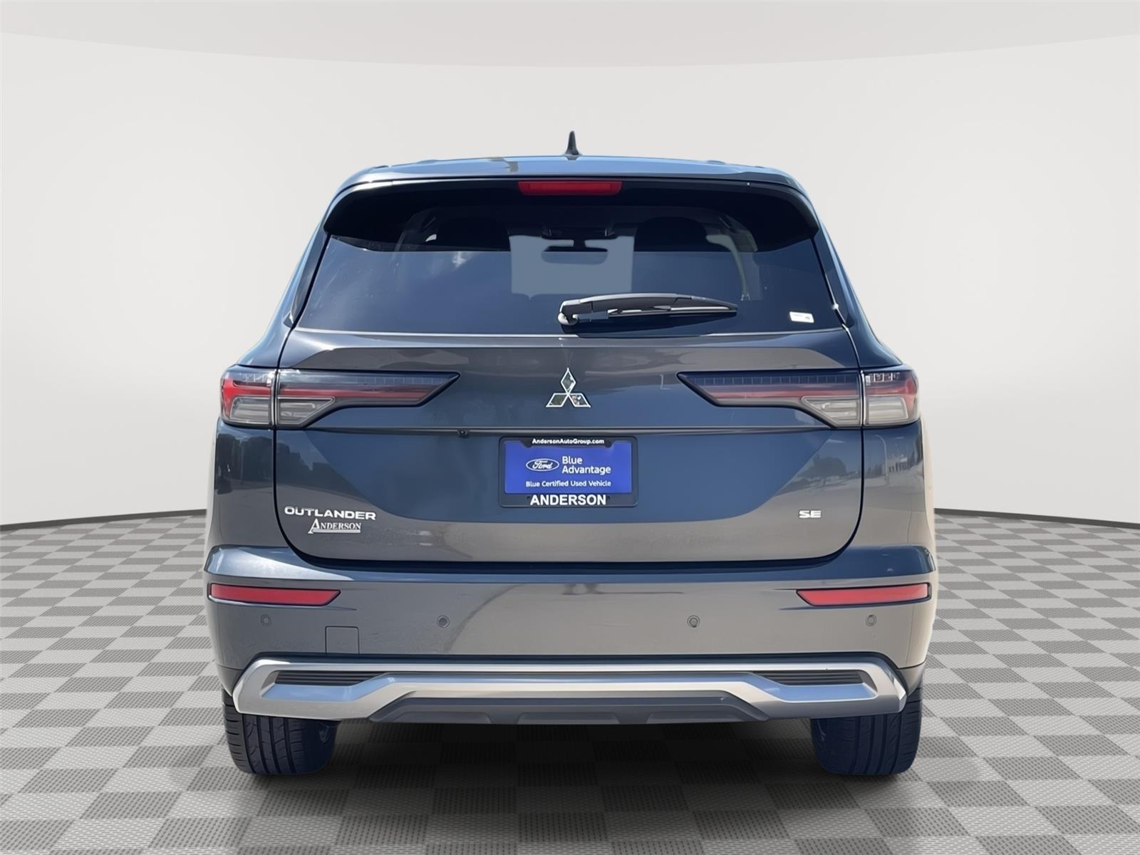 Vehicle photo 8