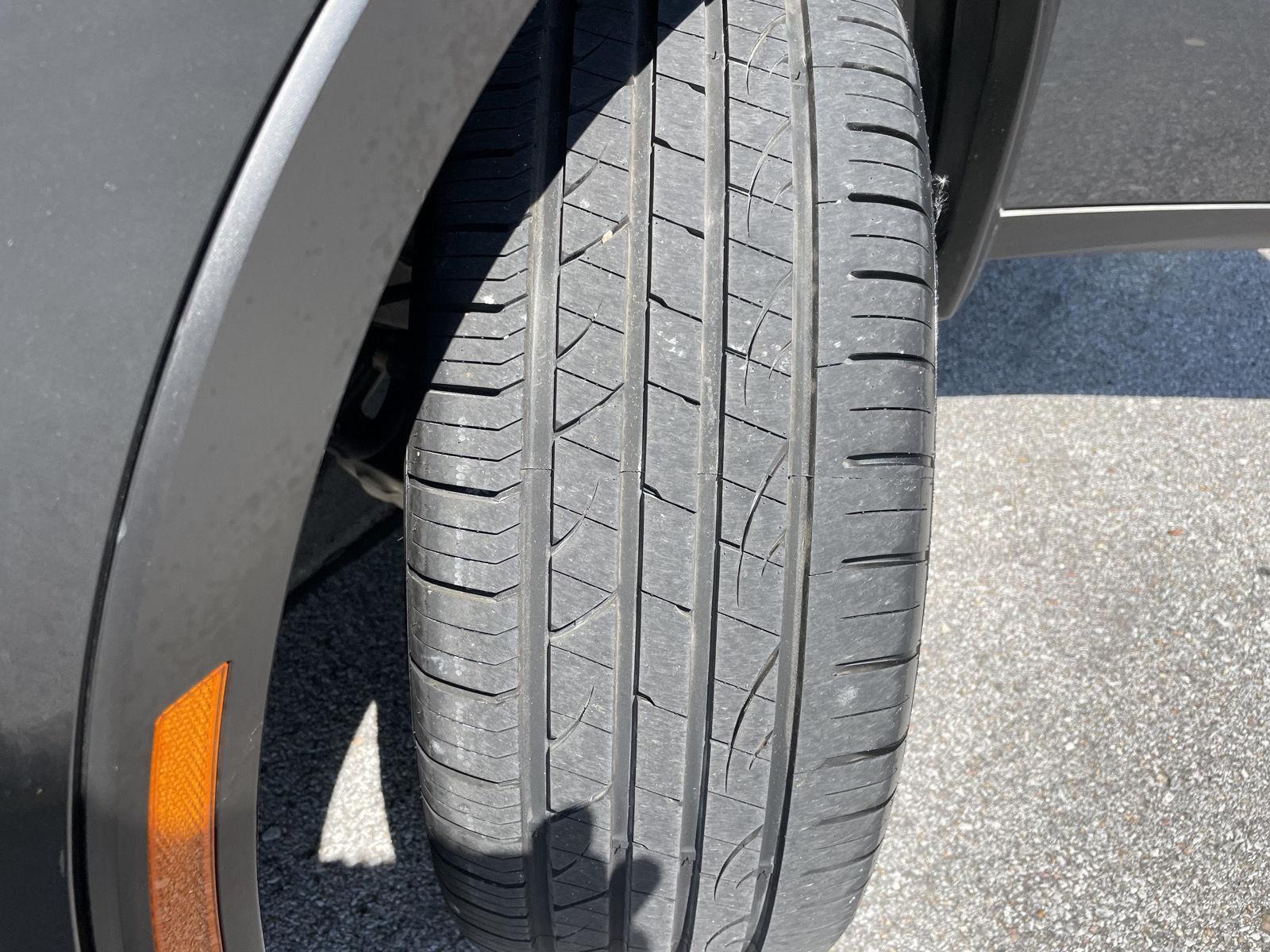 Vehicle photo 11