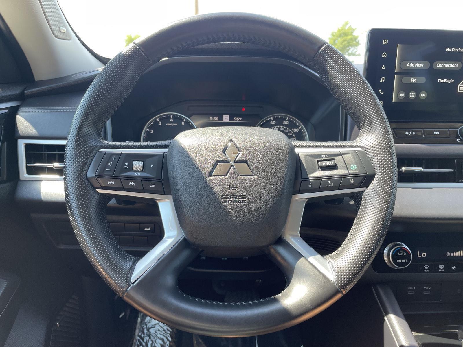 Vehicle photo 12