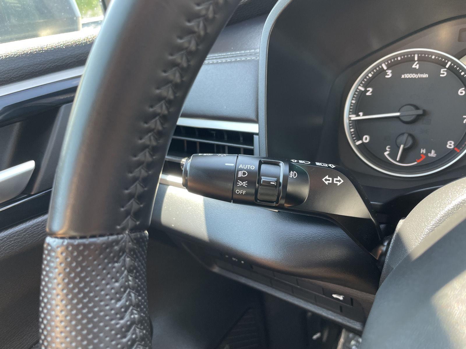 Vehicle photo 16