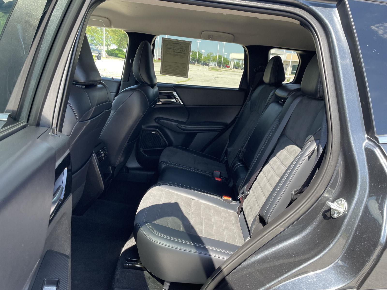 Vehicle photo 20