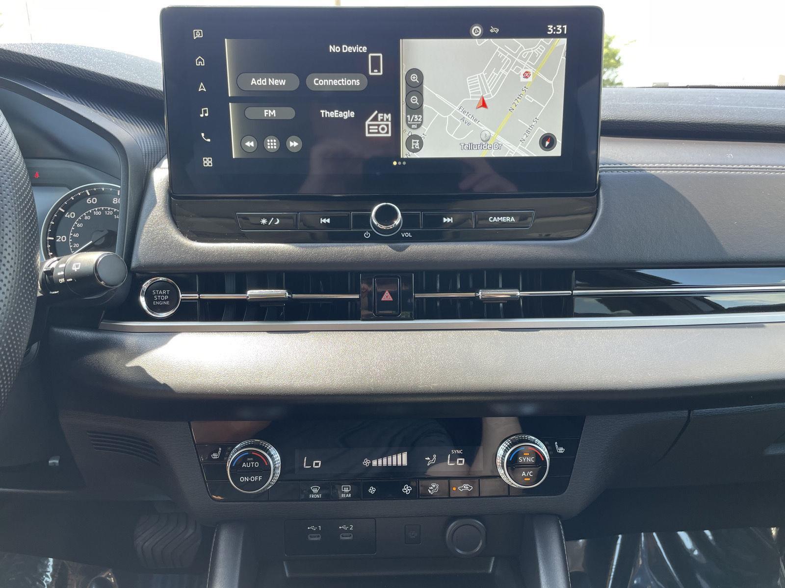 Vehicle photo 23