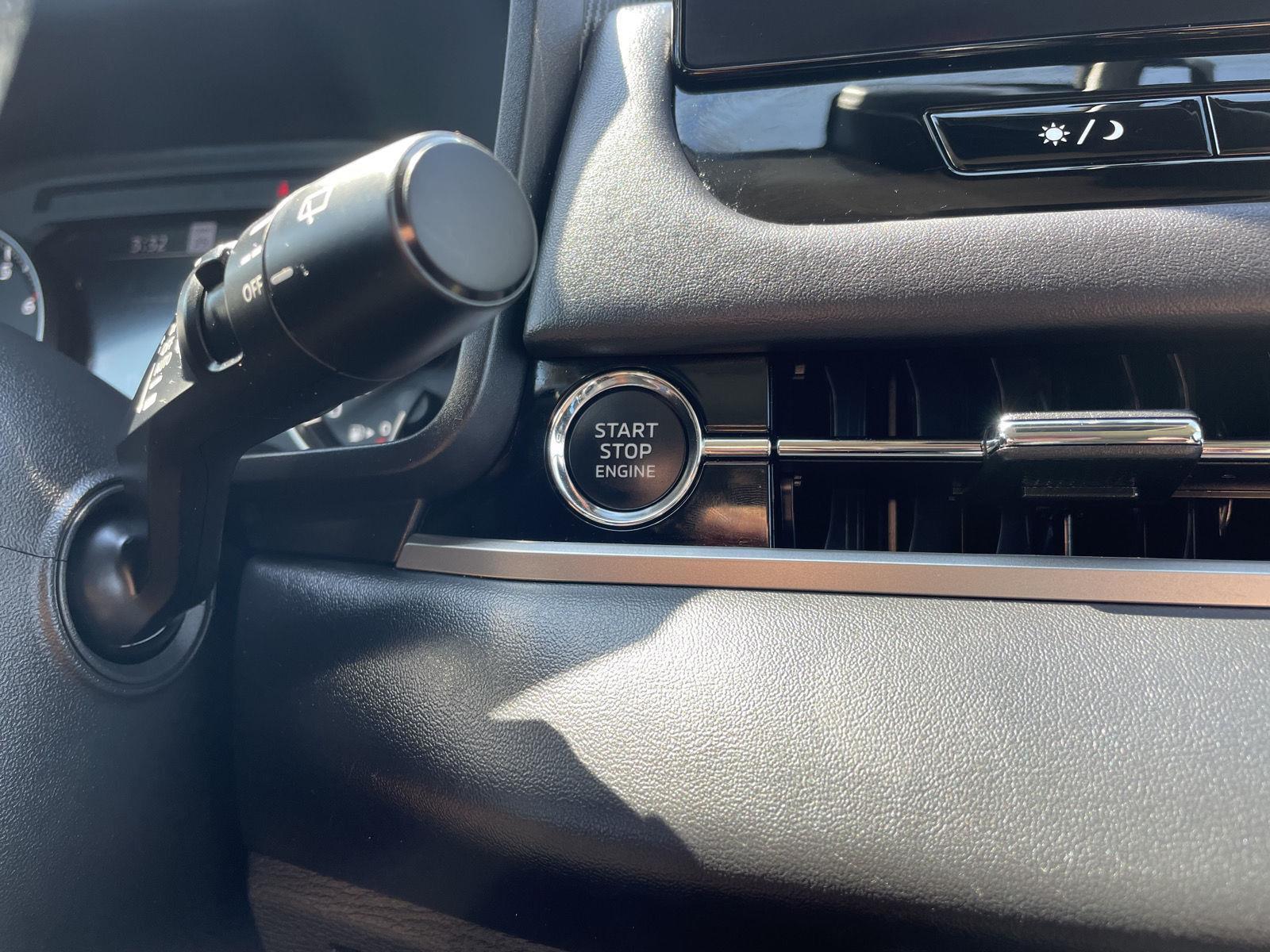 Vehicle photo 27