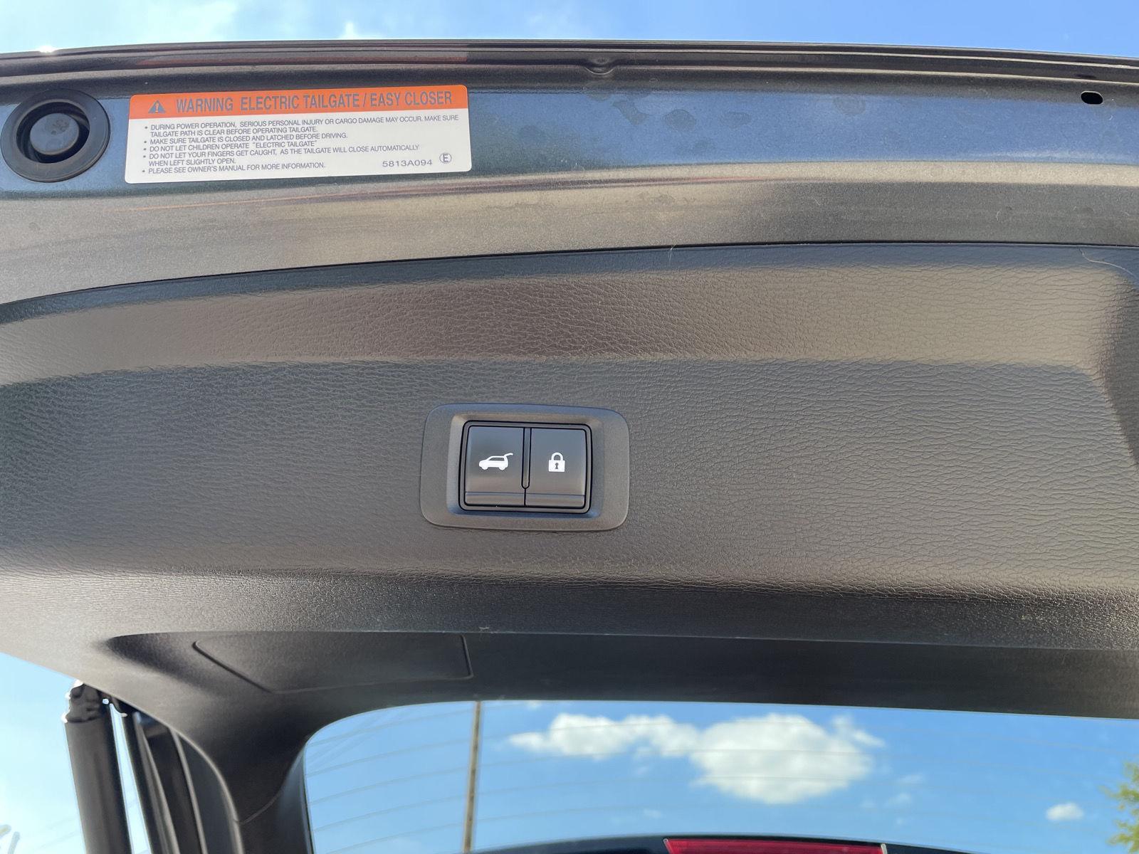 Vehicle photo 38