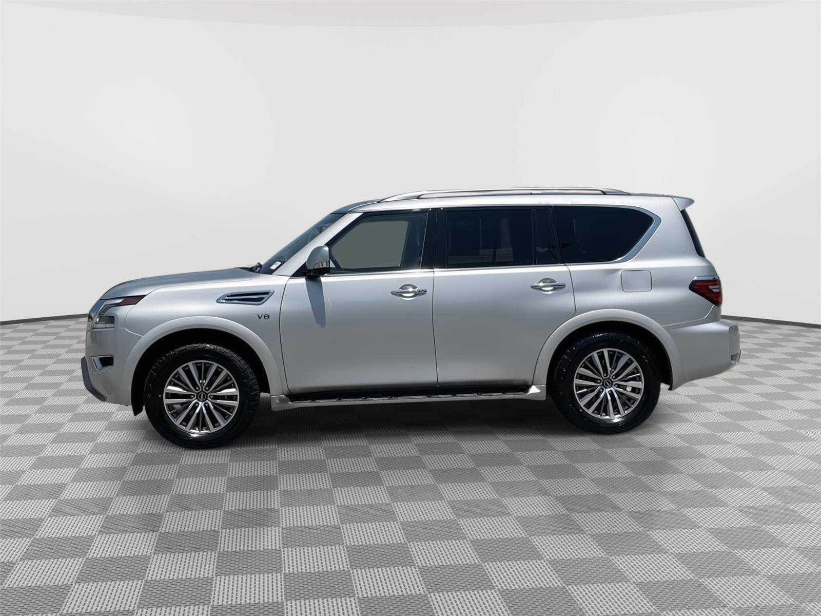 Vehicle photo 2