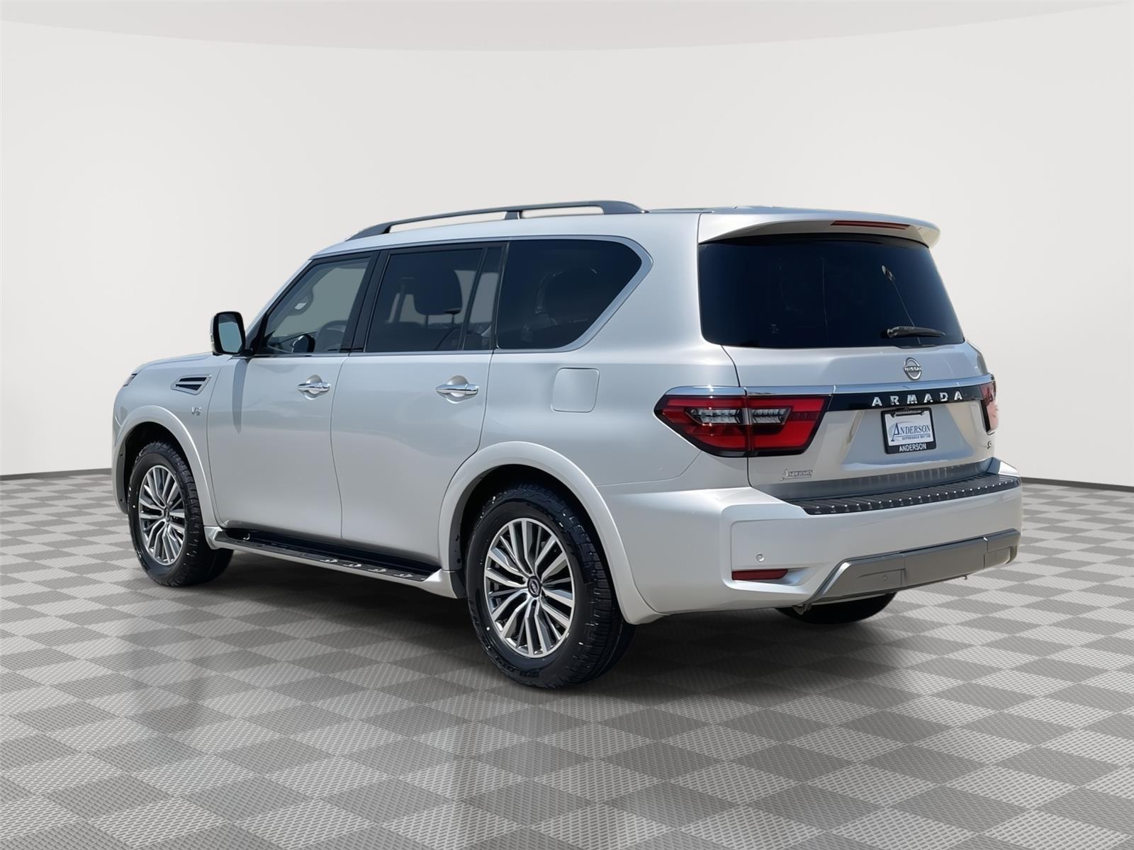 Vehicle photo 9