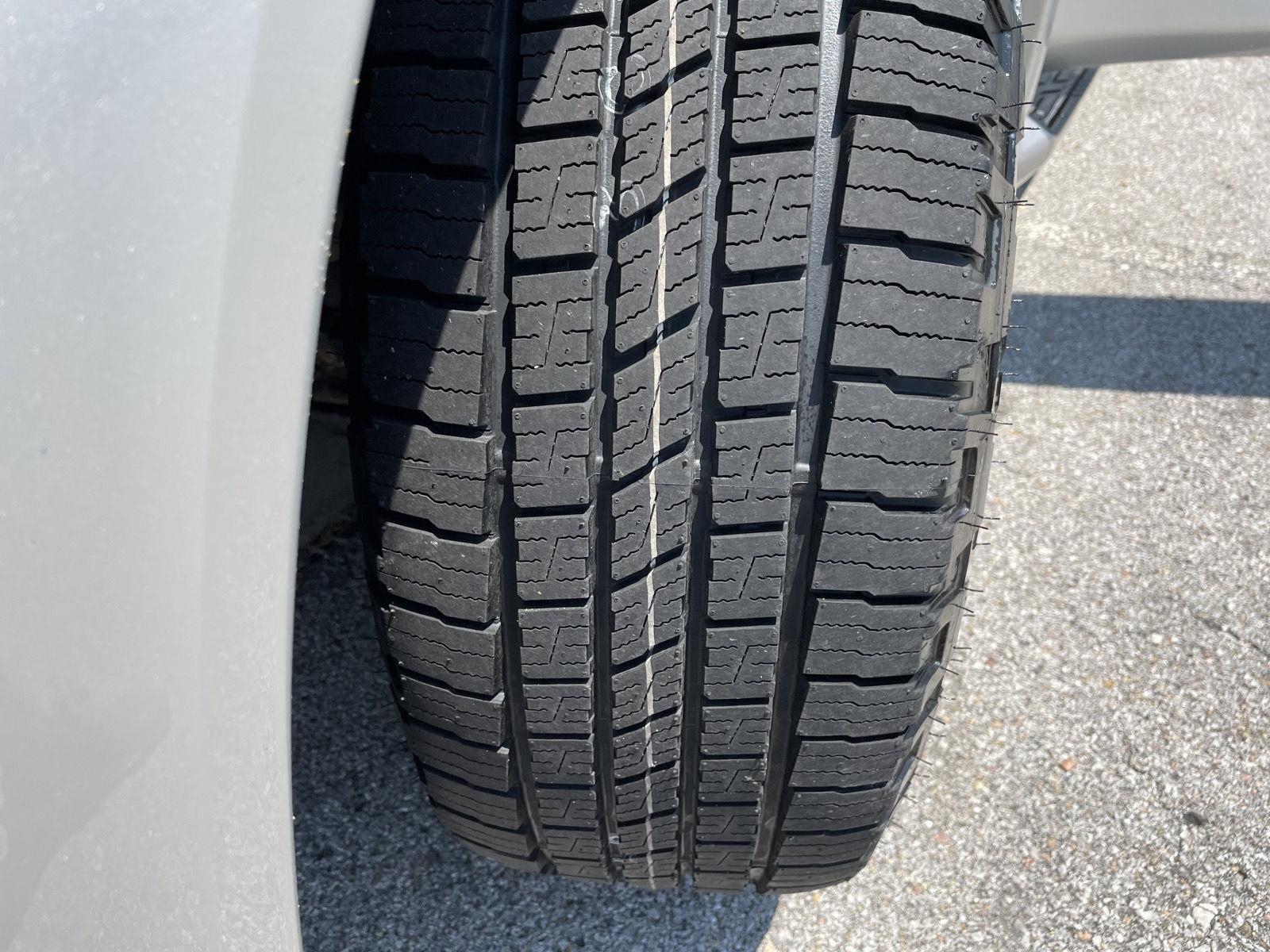 Vehicle photo 11