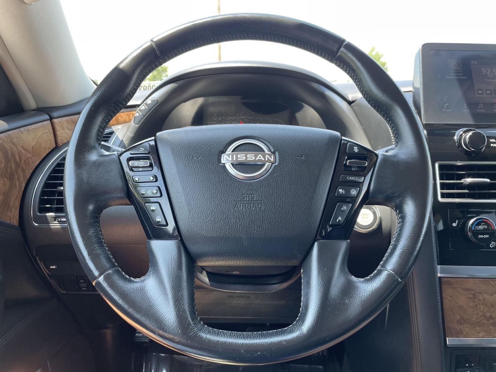 Vehicle photo 12