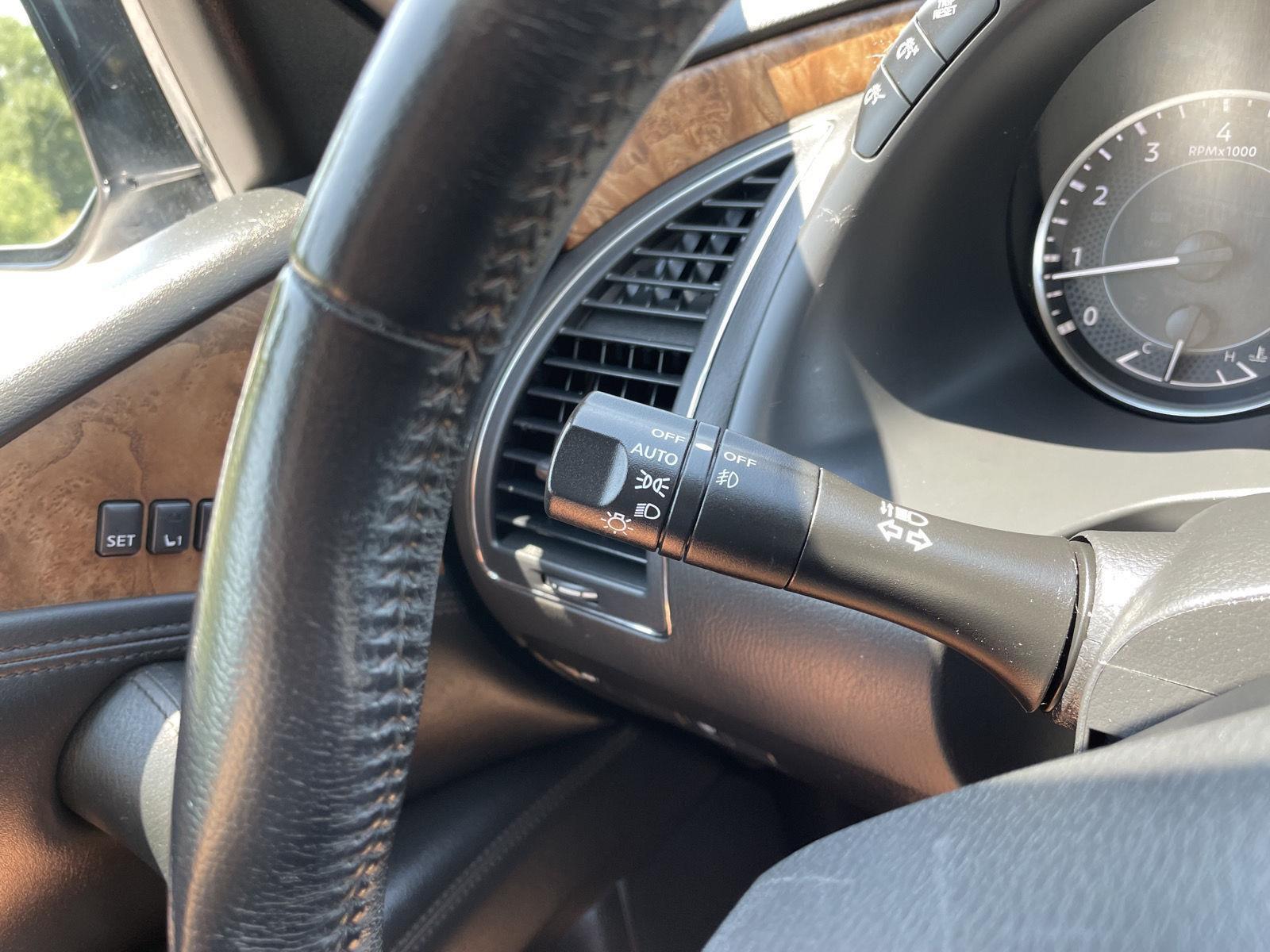 Vehicle photo 16
